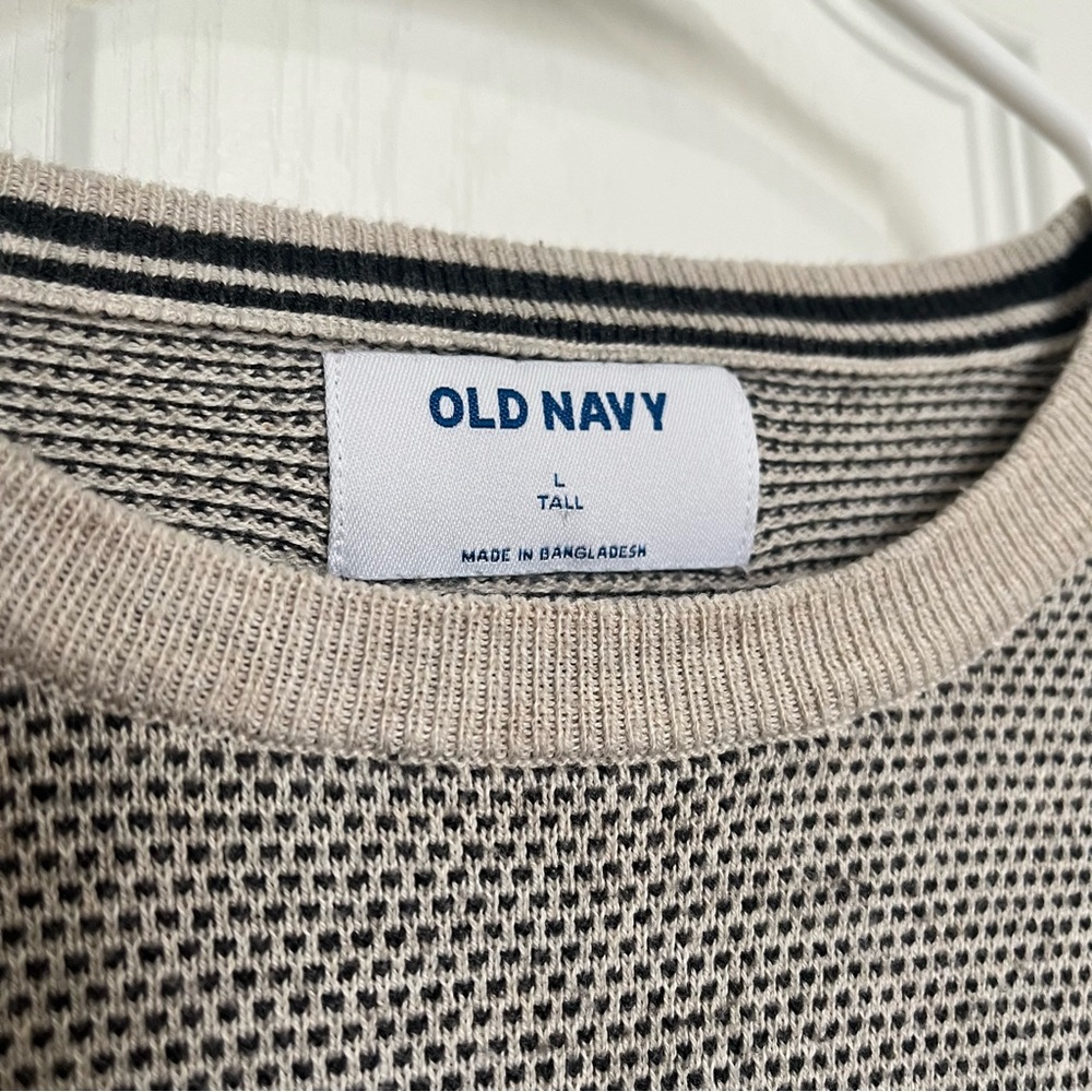 Old Navy Gray Knit Sweater Tall (Box D) - Picture 3 of 5